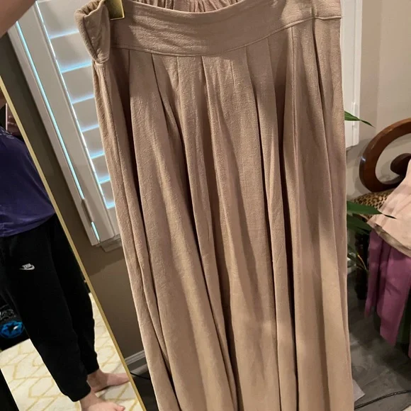 Express Cream-Tone Pleated Maxi Skirt Set - Picture 6 of 7